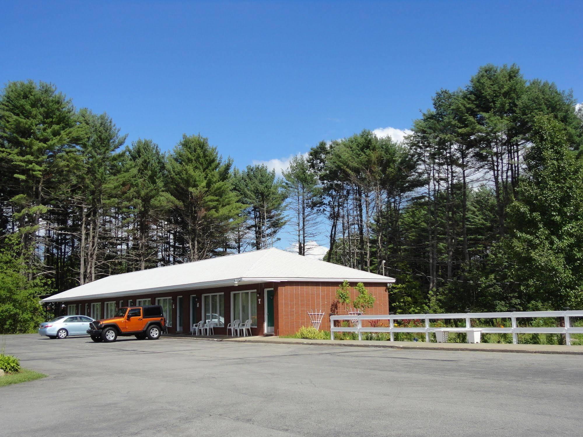 Sara Glen Motel - Saratoga Springs-Glens Falls ภายนอก รูปภาพ