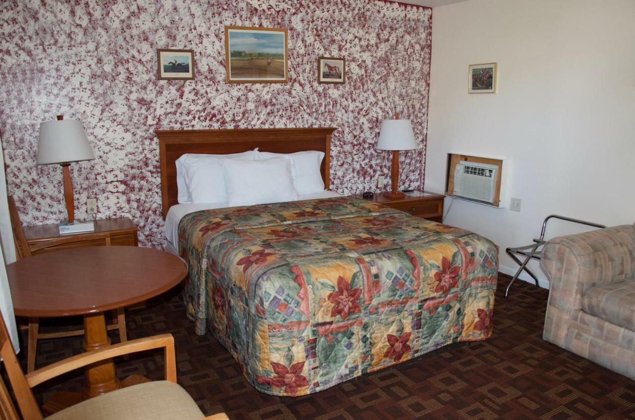 Sara Glen Motel - Saratoga Springs-Glens Falls ภายนอก รูปภาพ